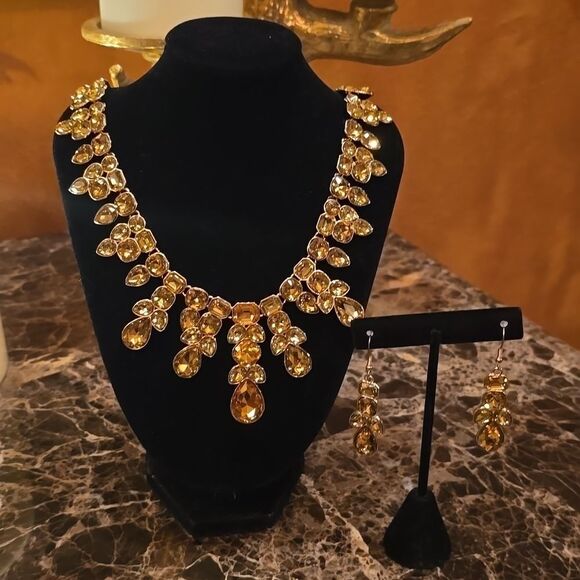 Austrian Crystal Necklace & Earrings! NWOT! - Picture 6 of 10